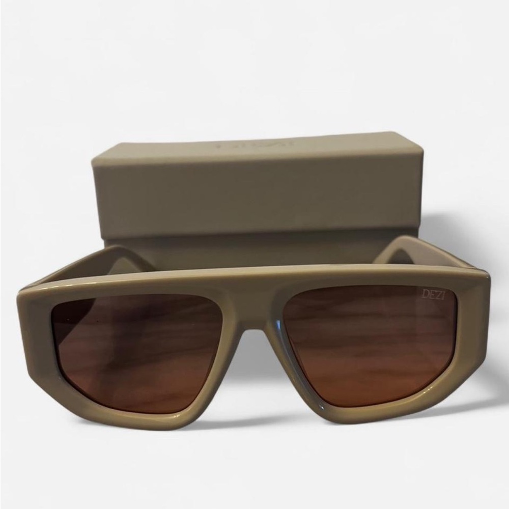 Dezi Perkins sunglasses in style "Backtrack"